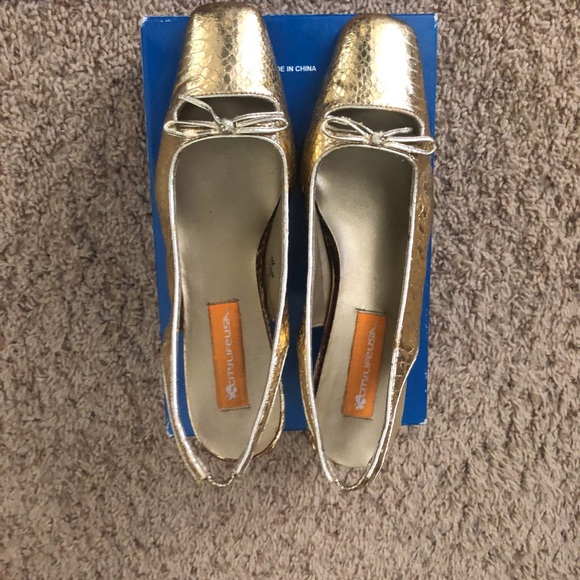 City Life USA Shoes - Size 9 Gold Reptile Print Slings by City Life USA
